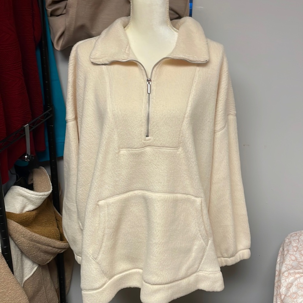 Old navy pullover NWT XL